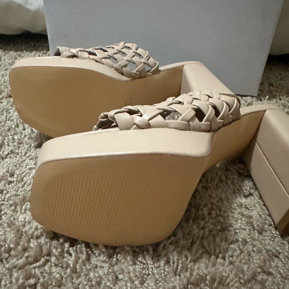 Marc Fisher Women's Tan Woven Platform Heels - Picture 4 of 4